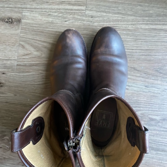 Frye Melissa Button Short - Picture 5 of 5